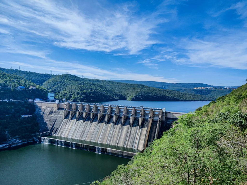 Water reservoir and dam, illustrative image for Ghana water supply infrastructure coverage